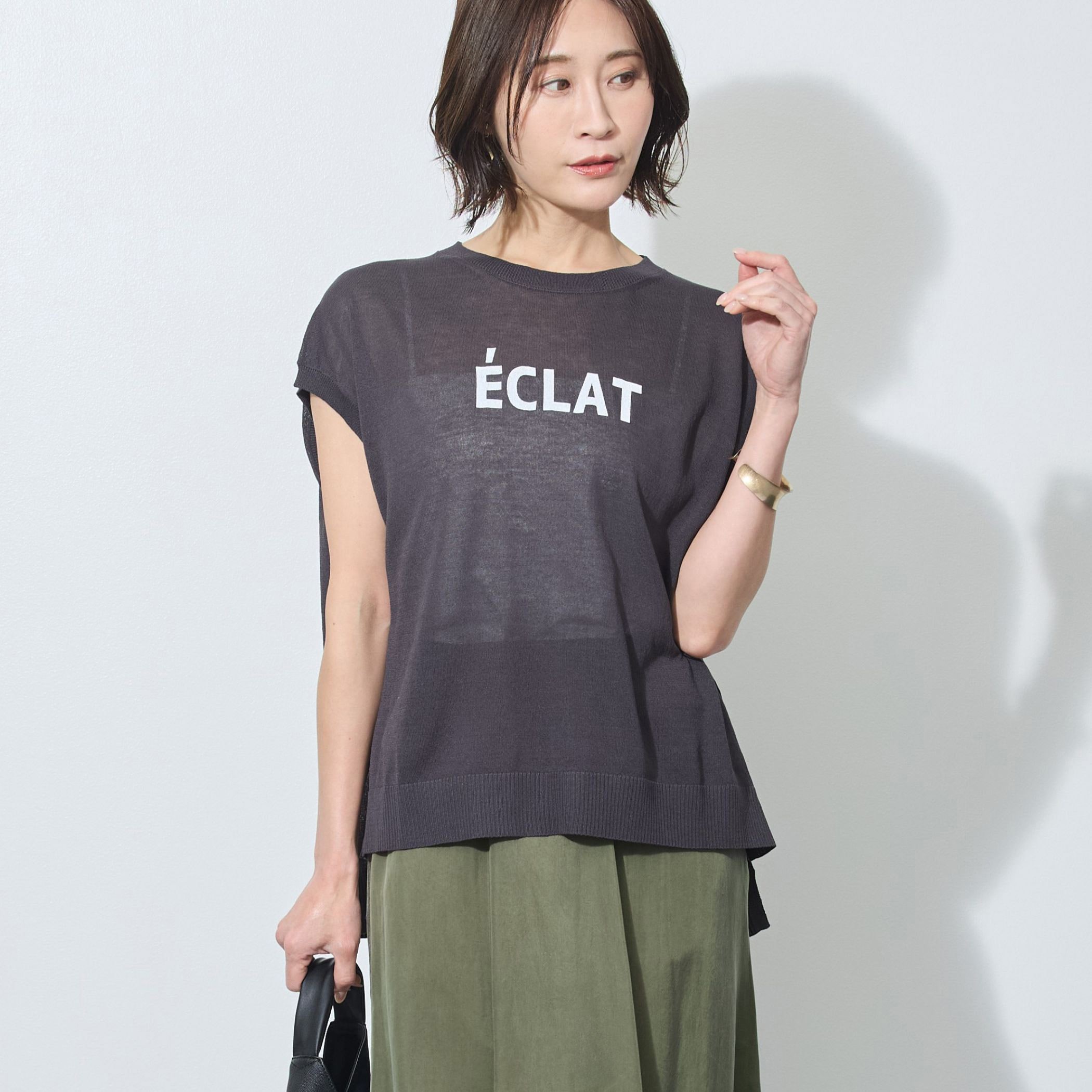 ÉCLAT フレンチスリーブニット メインビジュアル