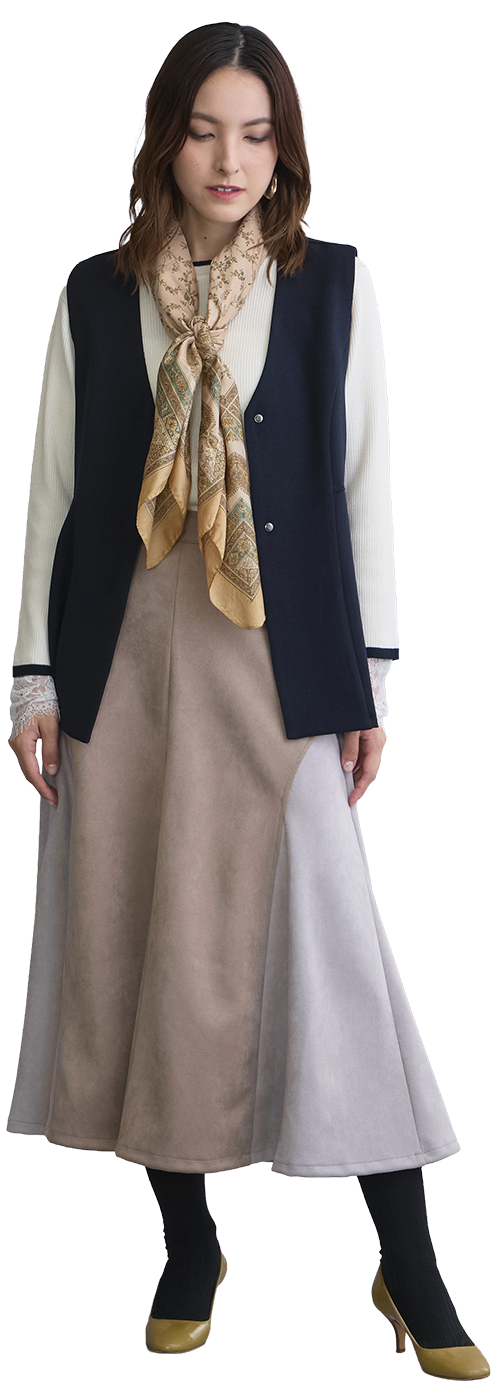 ベージュ フレアスカートコーデ LOOK 03